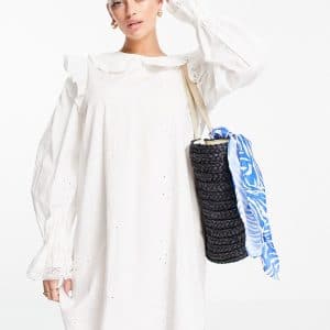 River Island - Hvid mini-smock-kjole med broderie anglaise-krave