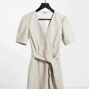 Pimkie - Ecrufarvet slå-om-kjole i imiteret læder-Hvid